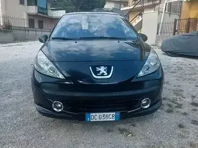 Usata Peugeot 207 109 CV (80 kW) 2006 Nero Utilitaria