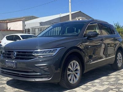 Usata VW Tiguan Life 122 CV (89 kW) 2021 Grigio SUV