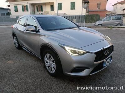 Infiniti Q30