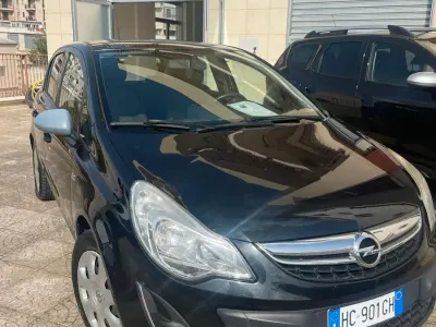Usata Opel Corsa 75 CV (55 kW) 2013 Nero Berlina