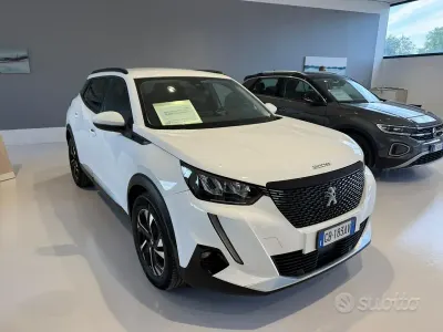 Usata Peugeot 2008 Allure 101 CV (74 kW) 2020 Bianco SUV