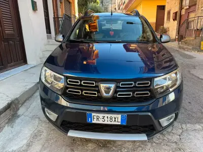 Usata Dacia Sandero Stepway 90 CV (66 kW) 2018 Bluazzurro Berlina
