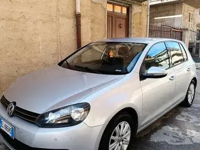 Usata VW Golf VI 102 CV (75 kW) 2012 Berlina