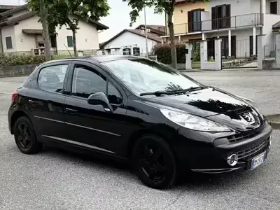 Usata Peugeot 207 95 CV (69 kW) 2008 Nero Berlina