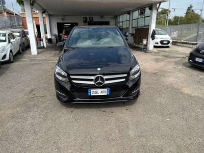 Usata Mercedes B180 Business 135 CV (99 kW) 2016 Nero Utilitaria
