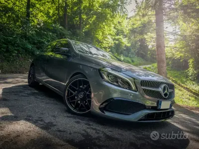 Usata Mercedes 180 AMG 109 CV (80 kW) 2015 Grigio Berlina