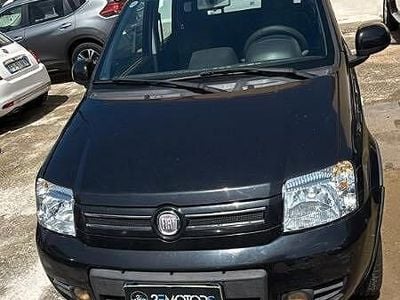 Usata Fiat Panda 4x4 Climbing 75 CV (55 kW) 2011 Nero Utilitaria