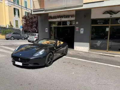 Usata Ferrari California 460 CV (338 kW) 2013 Nero metallizzato Cabrio