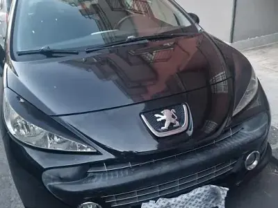 Usata Peugeot 207 70 CV (51 kW) 2007 Nero Berlina