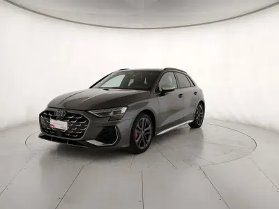 Usata Audi S3 Comfort 333 CV (244 kW) 2025 Grigio daytona perla Berlina