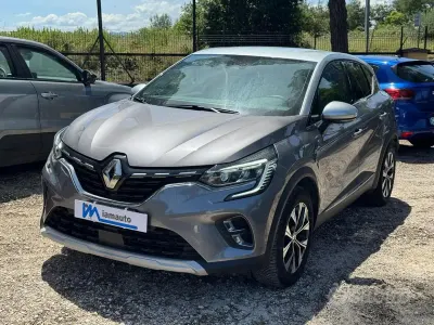 Usata Renault Captur Techno 90 CV (66 kW) 2024 Grigio SUV