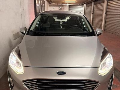 Usata Ford Fiesta 85 CV (62 kW) 2017 Grigio Berlina