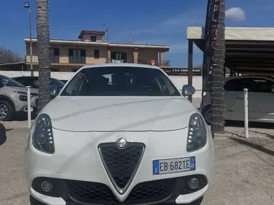 Usata Alfa Romeo Giulietta Progression 105 CV (77 kW) 2010 Utilitaria