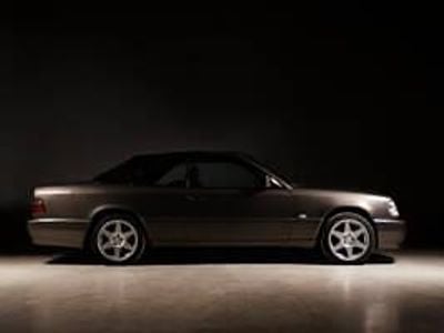 Usata Mercedes E300 220 CV (161 kW) 1992 Grigio Cabrio