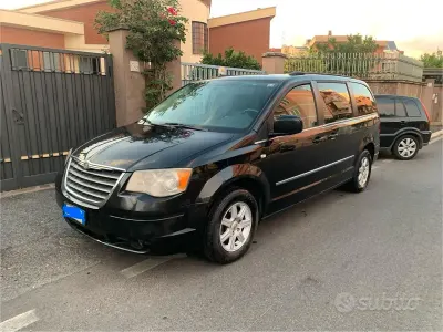 Usata Chrysler Grand Voyager 163 CV (119 kW) 2011 Nero Monovolume