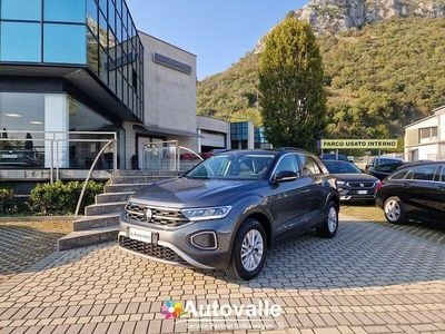 Usata VW T-Roc Life 116 CV (85 kW) 2022 Grigio SUV