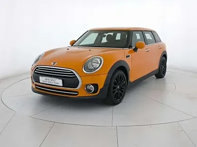 Usata Mini One Clubman 102 CV (75 kW) 2017 Arancione Station wagon