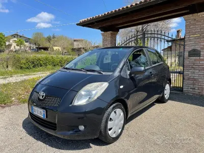 Usata Toyota Yaris Sol 87 CV (63 kW) 2006 Nero Berlina