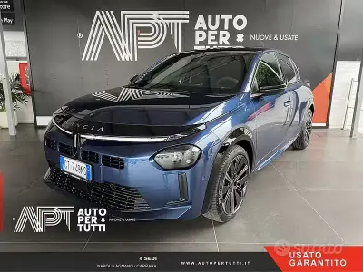 Usata Lancia Ypsilon 101 CV (74 kW) 2024 Blu Utilitaria