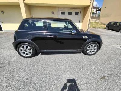 Usata Mini Cooper 75 CV (55 kW) 2010 Nero Utilitaria