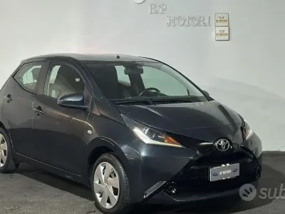 Usata Toyota Aygo Trend 69 CV (50 kW) 2018 Grigio Utilitaria