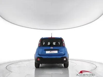Usata Fiat Panda Cross Cross 70 CV (51 kW) 2025 Blu Utilitaria