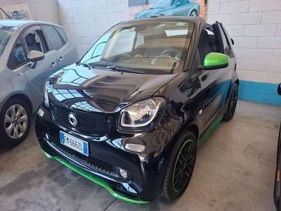 Usata Smart ForTwo Electric Drive 41 kW (56 CV) 2018 Nero Cabrio