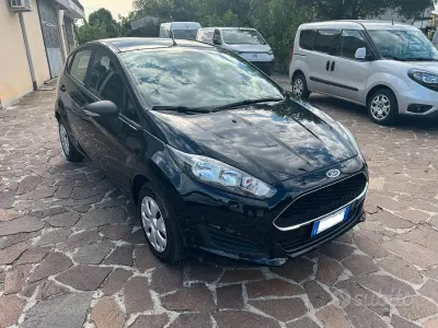 Usata Ford Fiesta Business Edition 60 CV (44 kW) 2016 Nero Utilitaria