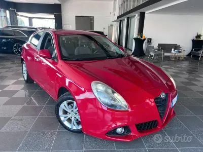 Usata Alfa Romeo Giulietta Exclusive 105 CV (77 kW) 2013 Rosso Utilitaria