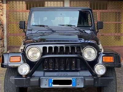 Usata Jeep Wrangler Sport 118 CV (86 kW) 1999 Nero SUV
