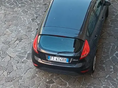 Usata Ford Fiesta 97 CV (71 kW) 2010 Berlina