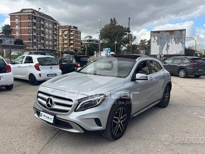 Usata Mercedes GLA200 136 CV (100 kW) 2016 Grigio SUV