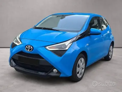 Usata Toyota Aygo 72 CV (52 kW) 2021 Azzurro Utilitaria