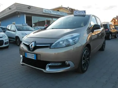 Usata Renault Scénic III LIMITED 110 CV (80 kW) 2015 Giallo Monovolume