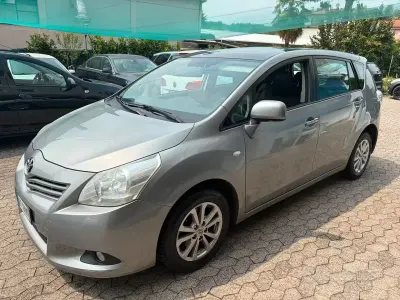 Usata Toyota Verso Sol 132 CV (97 kW) 2010 Grigio Monovolume