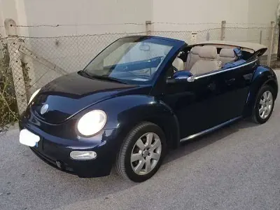 Usata VW New Beetle 101 CV (74 kW) 2004 Bluazzurro Utilitaria