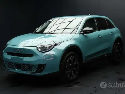 Nuova Fiat 600 La Prima 145 CV (106 kW) 2025 Bluazzurro SUV