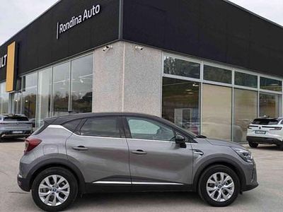 Usata Renault Captur Intens 160 CV (117 kW) 2021 Grigio SUV