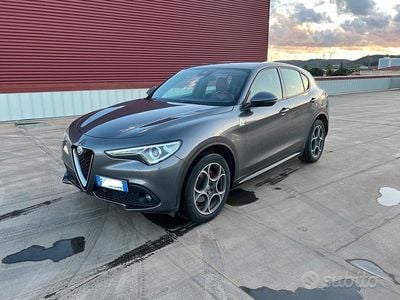 Usata Alfa Romeo Stelvio Veloce 210 CV (154 kW) 2017 Grigio SUV