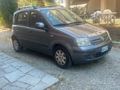 Usata Fiat Panda Dynamic 60 CV (44 kW) 2010 Grigio Utilitaria