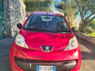 Gebraucht Peugeot 107 68 PS (50 kW) 2007 Rot Kleinwagen