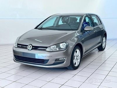Grigio Usata 2015 VW Golf Highline Berlina | 5999 € (Buon prezzo)