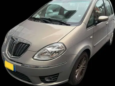 Usata Lancia Musa 95 CV (69 kW) 2009 Grigio Monovolume