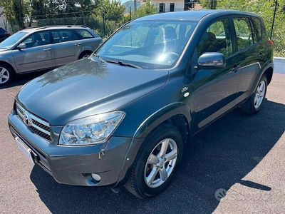 Usata Toyota RAV4 Plus 177 CV (130 kW) 2007 Grigio Station wagon