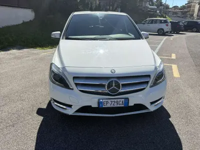 Usata Mercedes B180 Premium 109 CV (80 kW) 2013 Utilitaria