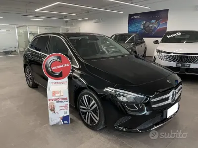 Usata Mercedes B180 116 CV (85 kW) 2022 Nero Monovolume