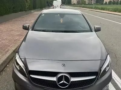 Usata Mercedes A180 122 CV (89 kW) 2017 Grigio Berlina