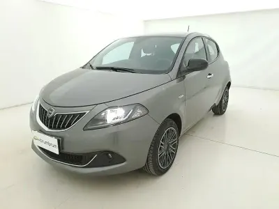 Usata Lancia Ypsilon Gold 69 CV (50 kW) 2022 Grigio Utilitaria
