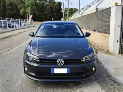 Usata VW Polo Trendline 80 CV (58 kW) 2018 Grigio Utilitaria