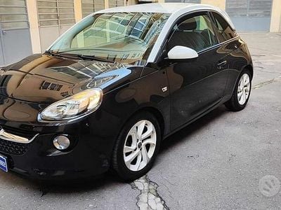Usata Opel Adam Glam 70 CV (51 kW) 2014 Grigio scuro metallizzato Utilitaria